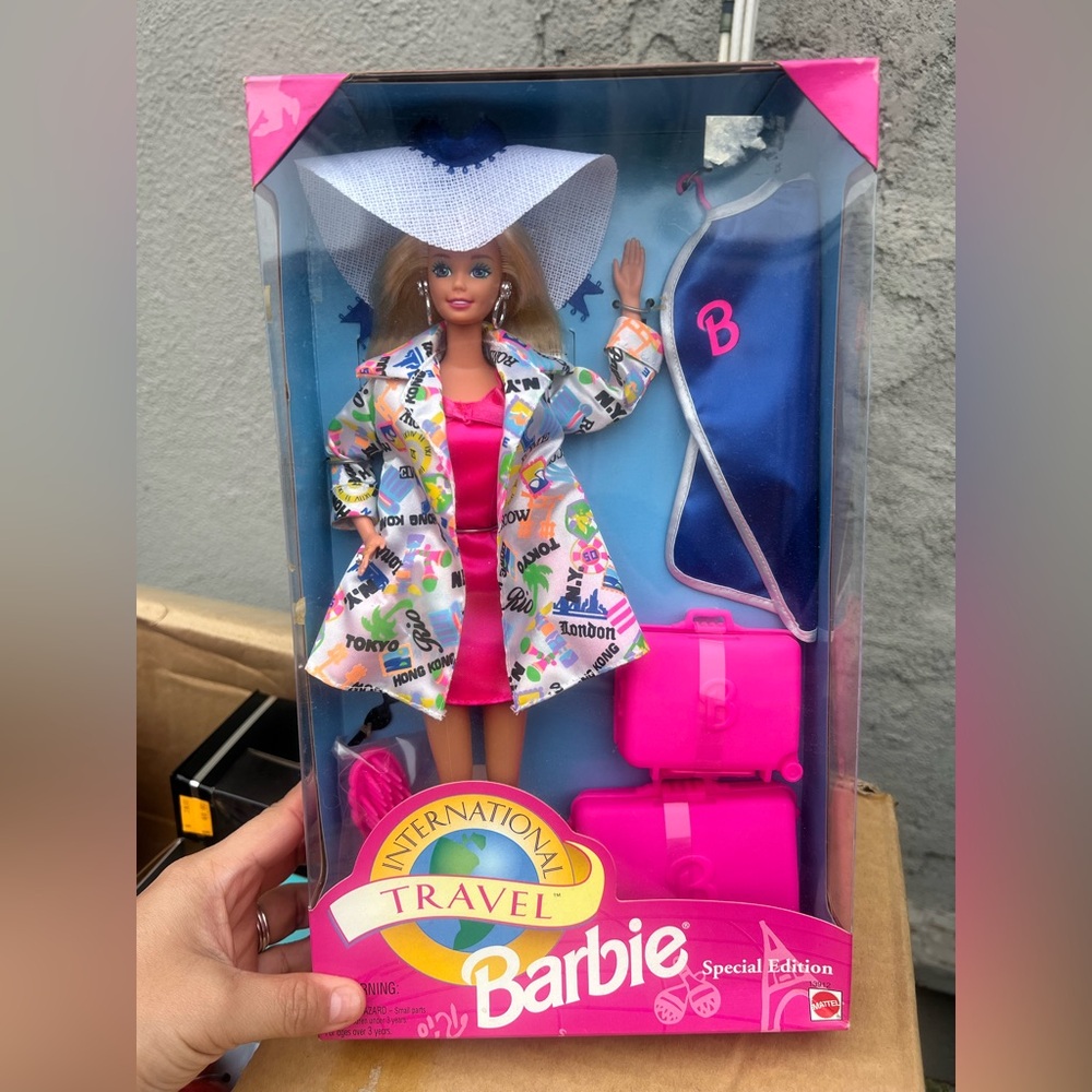 Vintage International Travel Barbie 94’